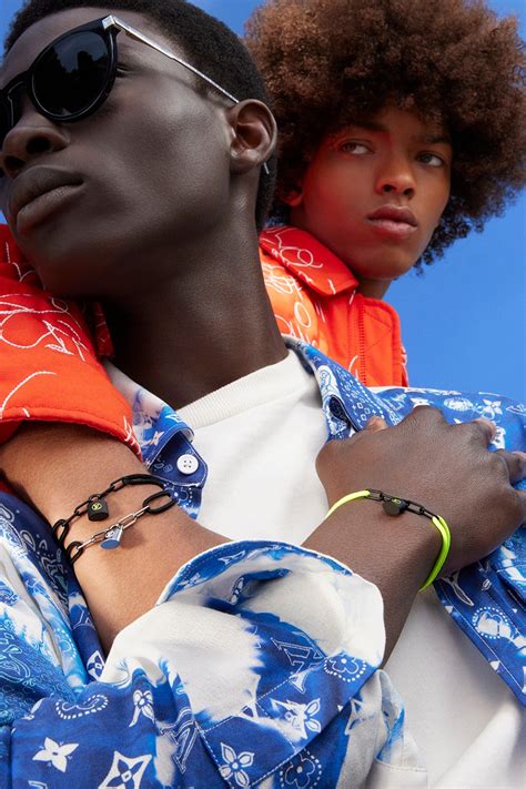 I BRACCIALETTI LOUIS VUITTON PER UNICEF • 